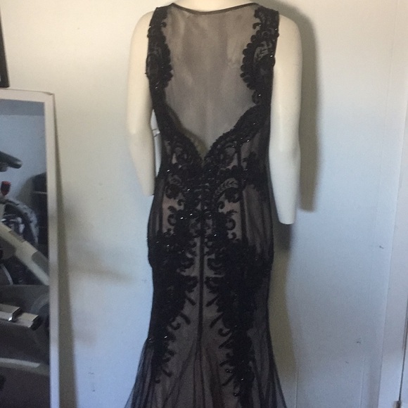 Gown - Picture 2 of 4